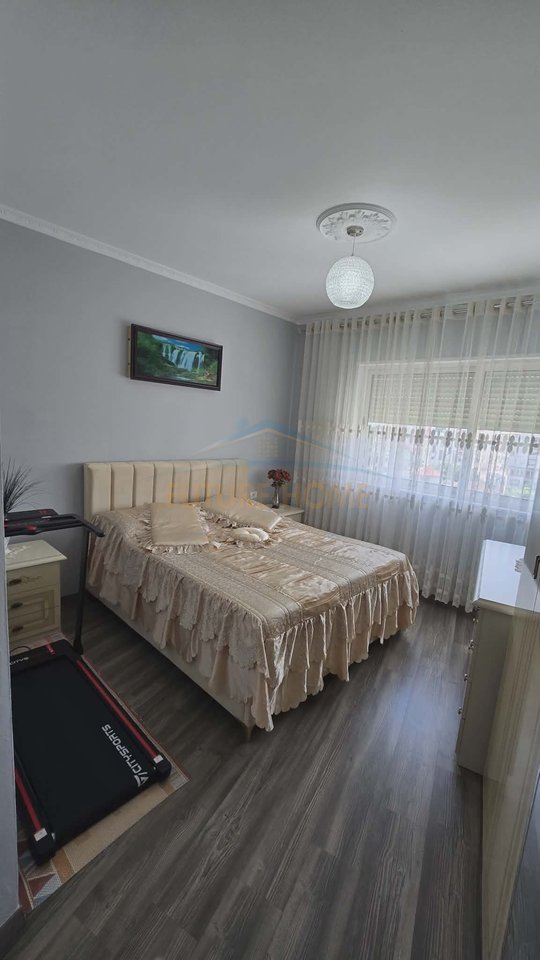 Shitet, Apartament 2+1+2, Kompleksi Prestige, Rruga Jordan Misja