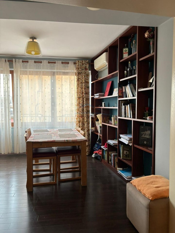 Qira, Appartamento 3+1+2, Piazza Skenderbej, Tirana