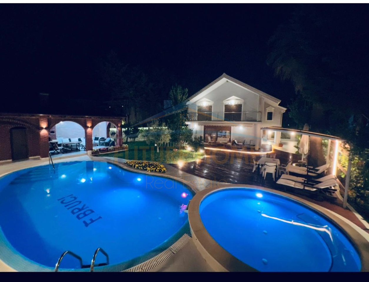 Shitet, Vilë, Rruga Qetësia, Qerret, Durres