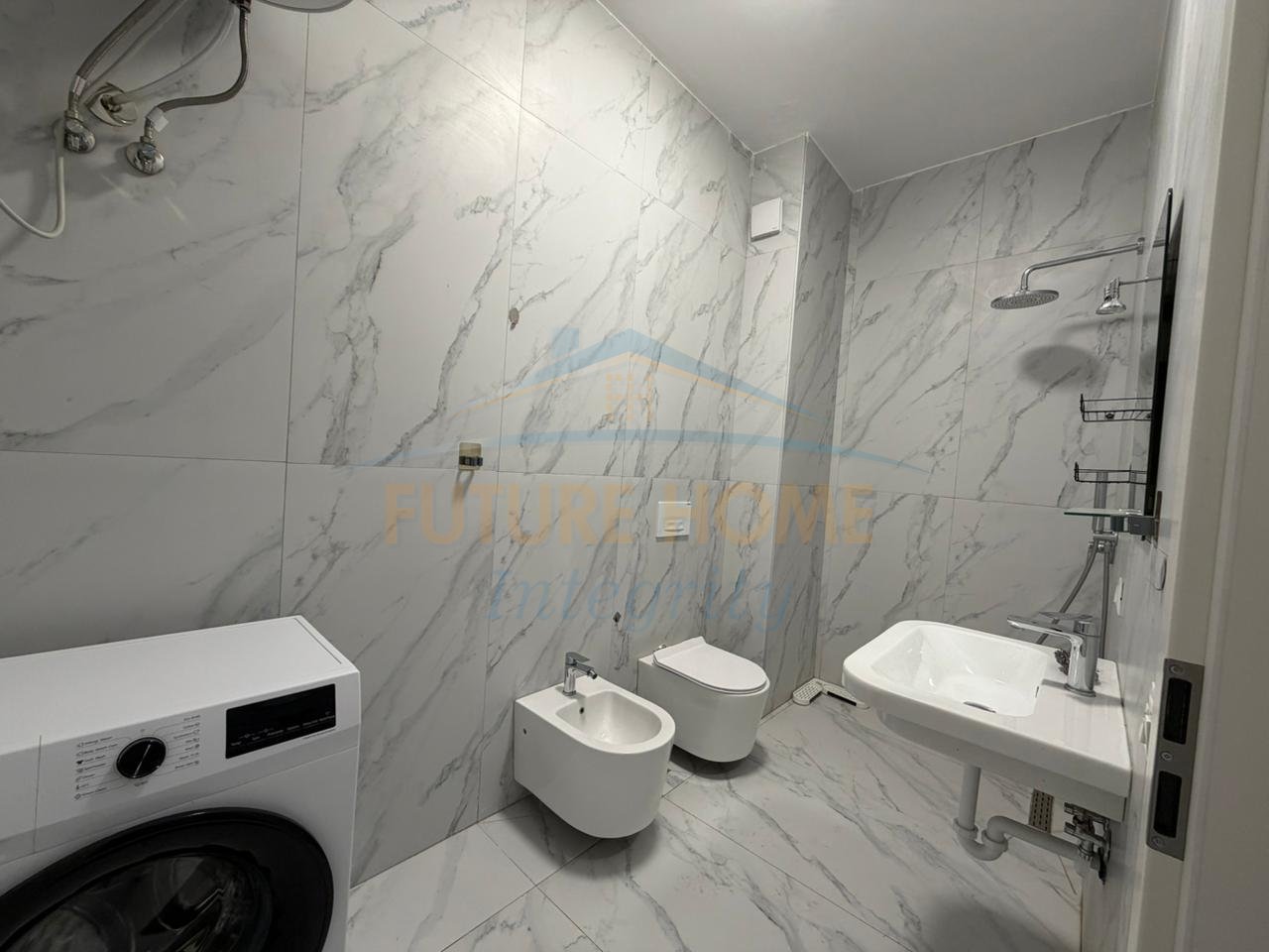 Shitet, Apartament 1+1, Rezidenca Kaimi, Tiranë.