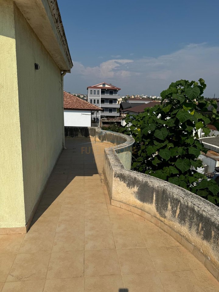 For sale, 3-story villa, Shkozet