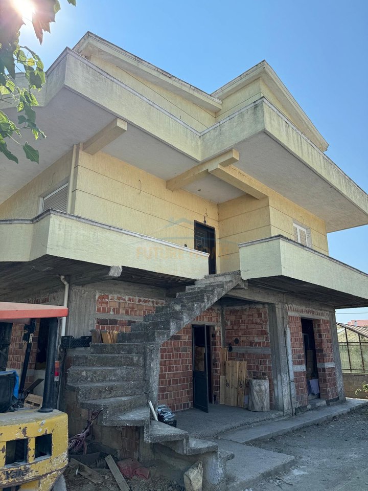 For sale, 3-story villa, Shkozet