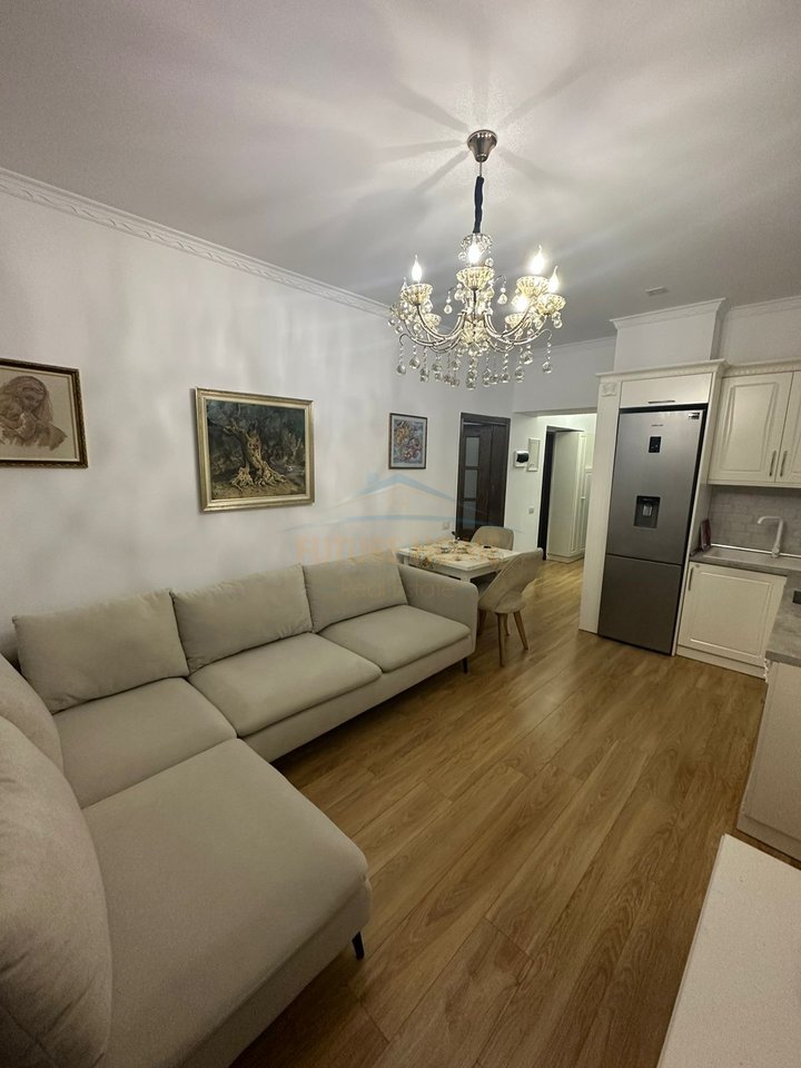 Qira, Appartamento 2+1, Edifici Shallvare, Tirana