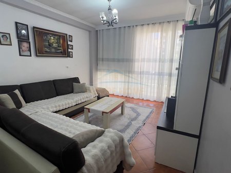 Shitet,Apartament 2+1, Misto Mame