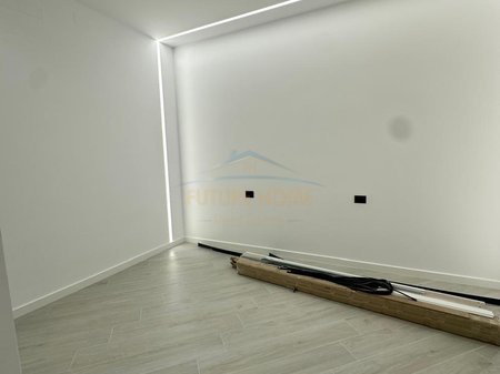 Shitet , Apartament 1+1 ,Rruga ''Murrat Terbaci'' ,Vlorë.