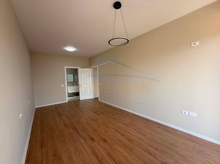 Shitet, Apartament 2+1+2, Unaza e Re