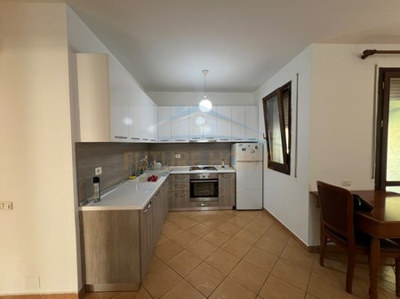Shitet, Apartament 2+1+2+Post parkimi, Kopshti Botanik, Tirane