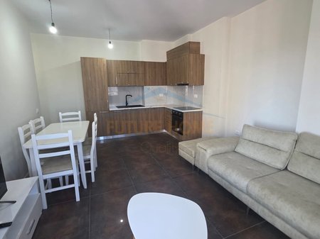 Shitet, Apartament 1+1, Rrota Kuqe, Plazh, Durres.