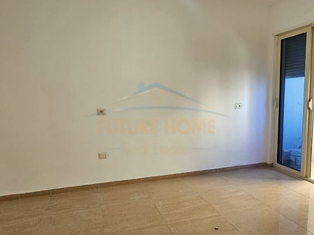 Shitet, Apartament 2+1, Plazh  Durres.Florida