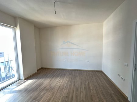 Shitet,Apartament 2+1, Kamez,Tirane
