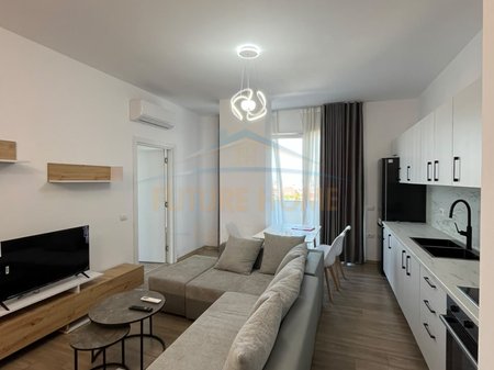 Shitet, Apartament 1+1+Verande, Kamëz, Tiranë.