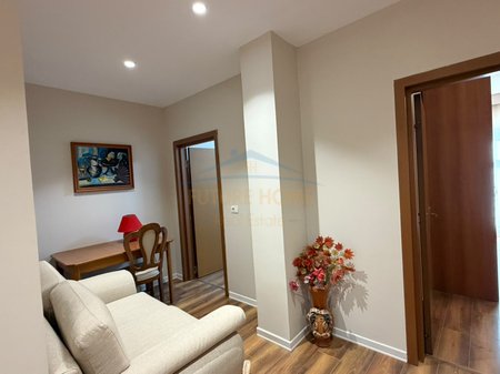 Shitet , Apartament 2+1+2 , Rruga Mine Peza , Tiranë.