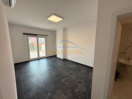 Qera, Ambient për Zyra, Zogu i Zi, Tiranë