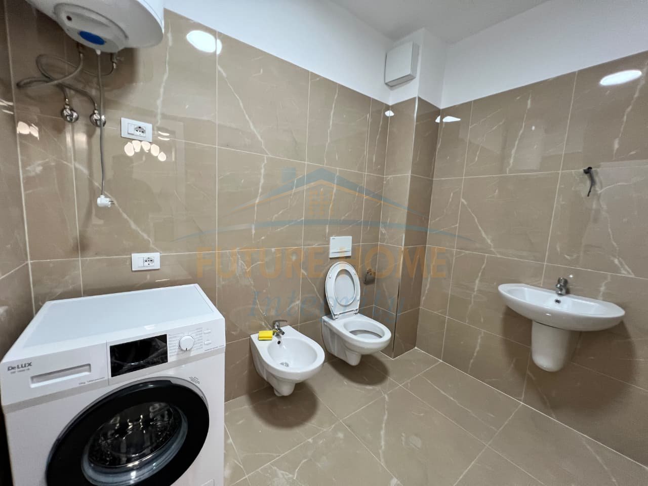 Qera, Apartament 1+1+Post Parkimi, Kompleksi E88, Tiranë.