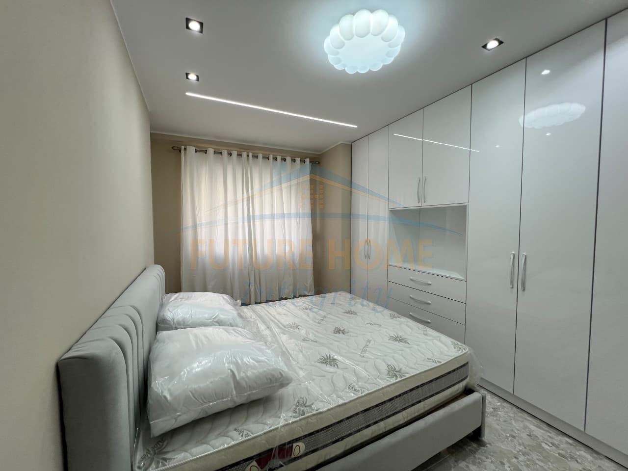 Qera, Apartament 1+1+Post Parkimi, Kompleksi E88, Tiranë.