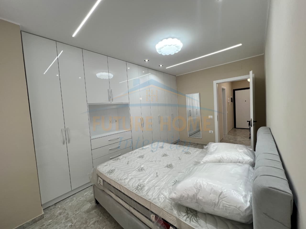 Qera, Apartament 1+1+Post Parkimi, Kompleksi E88, Tiranë.