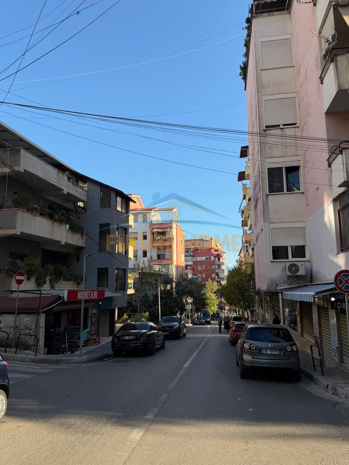 Shitet, Ambient Biznesi, Kodra e Diellit, Tiranë