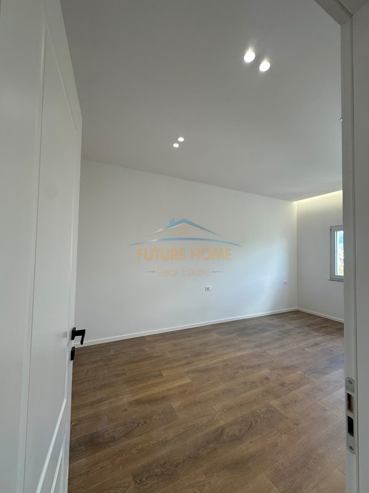 Shitet, Apartament 1+1, Rruga Kongresi Manastirit, Tiranë