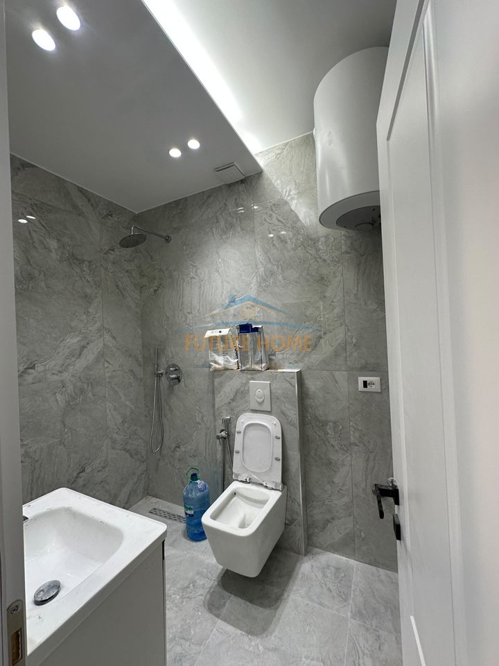 Shitet, Apartament 1+1, Rruga Kongresi Manastirit, Tiranë