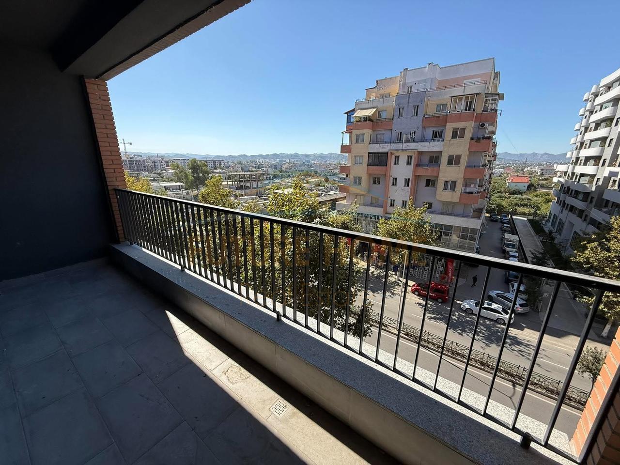 Shitet, Apartament 2+1+2, Kamëz, Tek Ulliri
