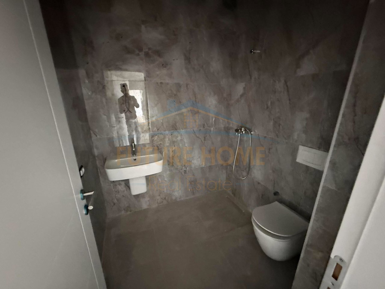 Shitet, Apartament 2+1+2, Kamëz, Tek Ulliri