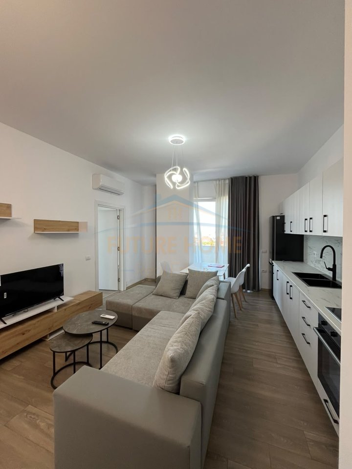 Shitet, Apartament 1+1+Verande, Kamëz, Tiranë.