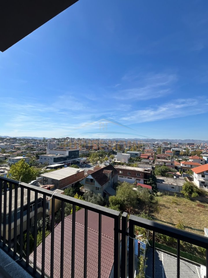 Shitet, Apartament 1+1+Verande, Kamëz, Tiranë.