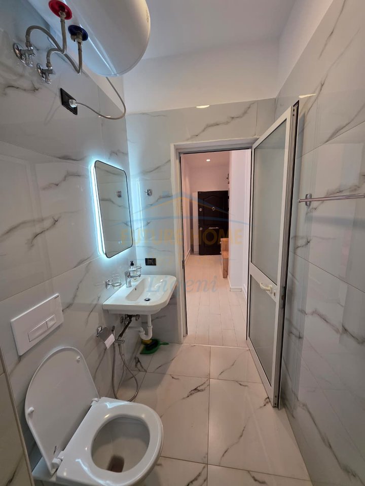 Shitet Garsoniere Fresku , prane Auto Zurich