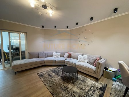 Rent, 2+1 Apartment Paris Commune, Tirana.