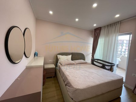 Qera, Apartament 2+1 Komuna E Parisit , Tiranë.
