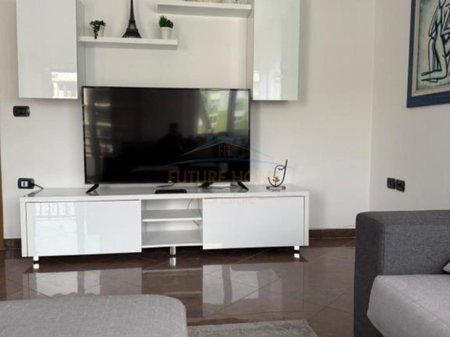 Qira,Apartament1+1+Verandë,Rruga Pjetër Bogdani,Blloku,Tiranë.