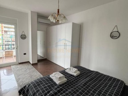 Qira,Apartament1+1+Verandë,Rruga Pjetër Bogdani,Blloku,Tiranë.