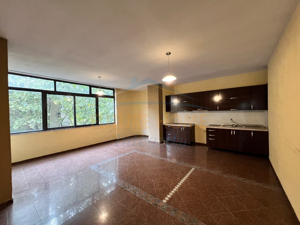 Qera, Apartament 2+1 për zyra, Ali Demi, Tiranë.