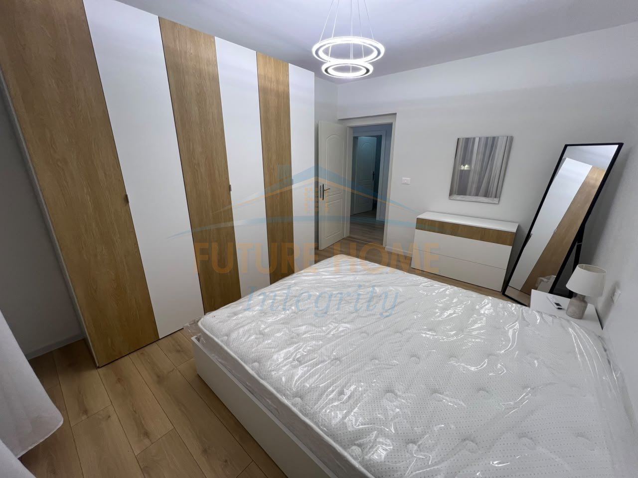 Qera, Apartament 3+1, Rruga Fortuzi, Tiranë.