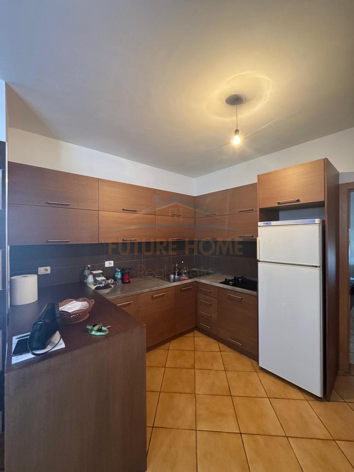 Shitet , Apartament 2+1, Rruga Shefqet Kuka , Fresk , Tiranë