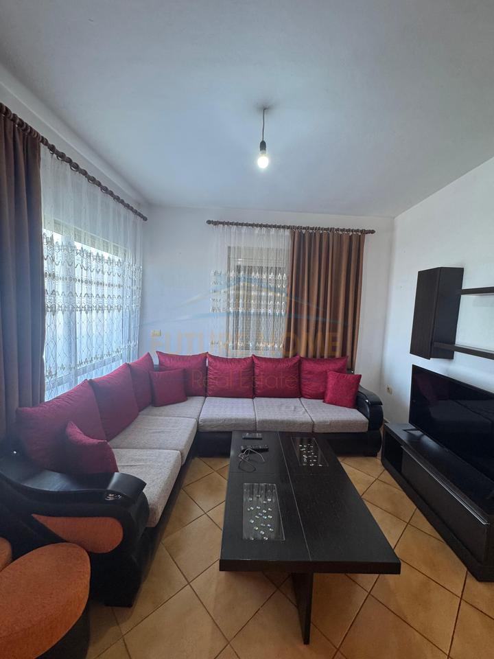 Shitet , Apartament 2+1, Rruga Shefqet Kuka , Fresk , Tiranë