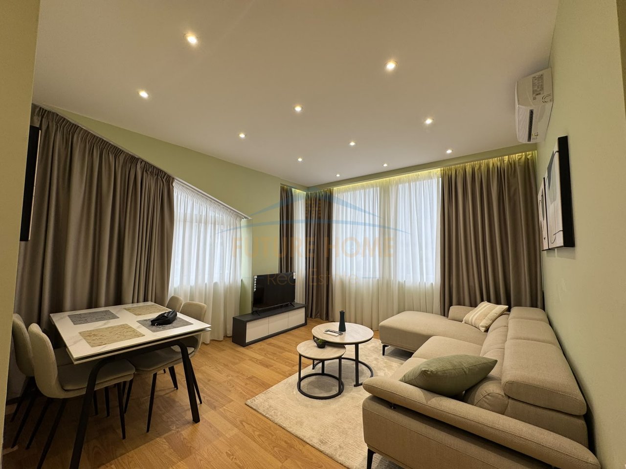 Shitet, Apartament 2+1, Myslym Shyri, Tiranë.