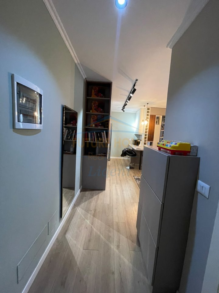 Qera, Apartament 2+1 Komuna E Parisit , Tiranë.