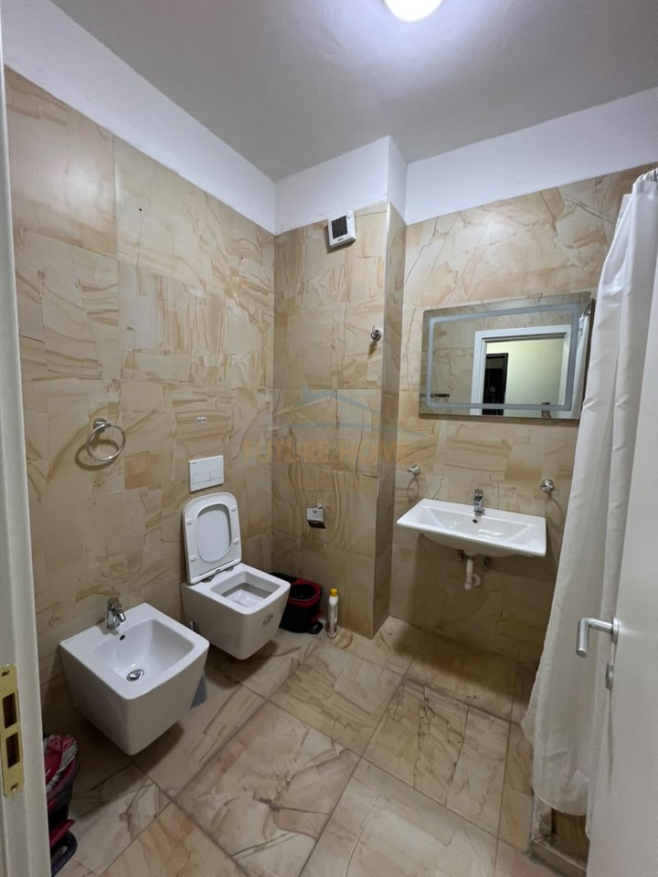 Shitet, Apartament 2+1+Post Parkimi, Grand Gallery, Yzberisht, Tirane.