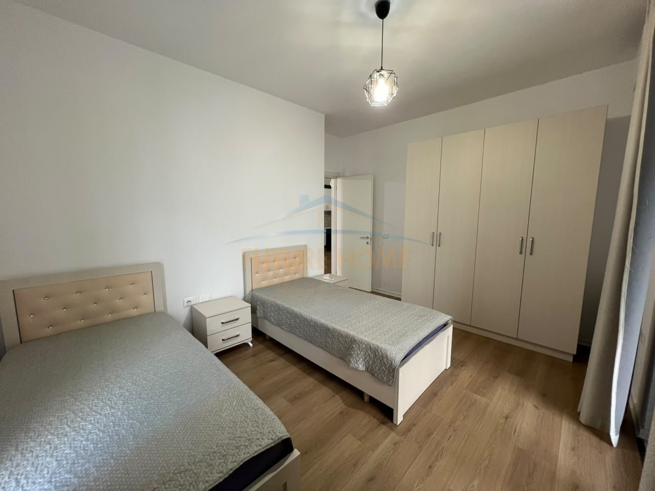 Shitet, Apartament 2+1+Post Parkimi, Grand Gallery, Yzberisht, Tirane.