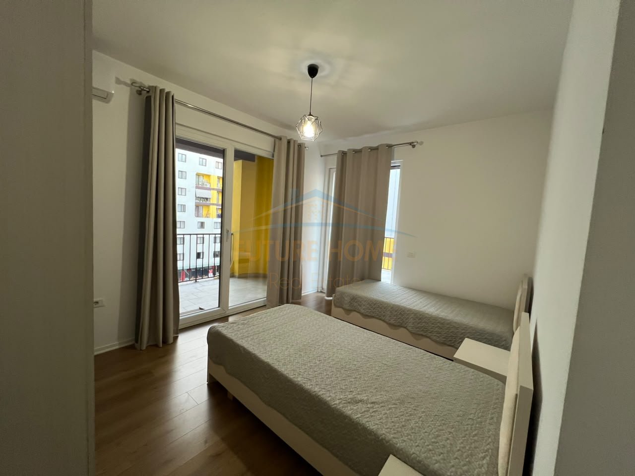 Shitet, Apartament 2+1+Post Parkimi, Grand Gallery, Yzberisht, Tirane.