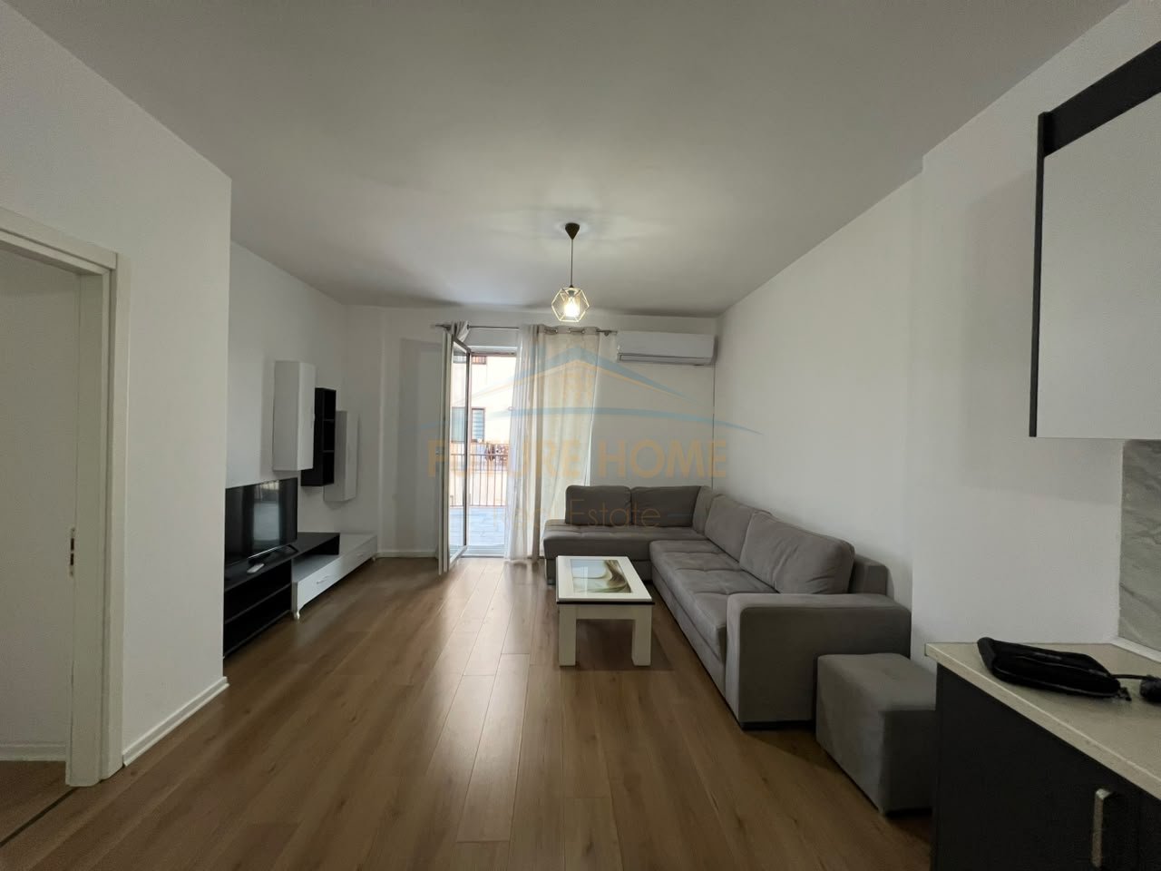 Shitet, Apartament 2+1+Post Parkimi, Grand Gallery, Yzberisht, Tirane.