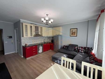 Shitet, Apartament 2+1, Kthesa e Kamzës, Pallatet e Verdha