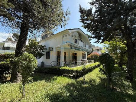 Shitet Vilë 2- Katëshe, fashti turistik Mondi i Rikes, Golem