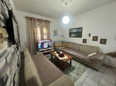 Shitet,Shtëpi Private, Bulevardi Bajram Curri,Tiranë