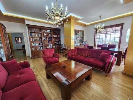 Shitet, Apartament Penthouse 3+1+2, Fier