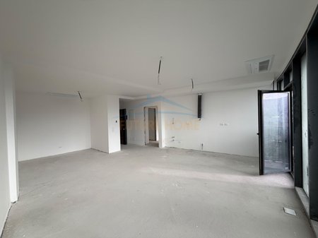 Shitet, Apartament 2+1+2+ Post Parkimi, Lake View Residence, Tiranë.