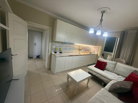 Qera, Apartament 2+1, Rruga Ferit Xhajko
