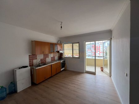 Shitet, Apartament 2+1+2,Selite, Tirane.