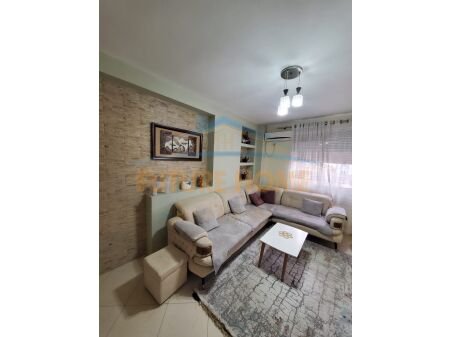 Shitet, Apartament 2+1+2,prane Fizikes Berthamore,Fresku, Tiranë.